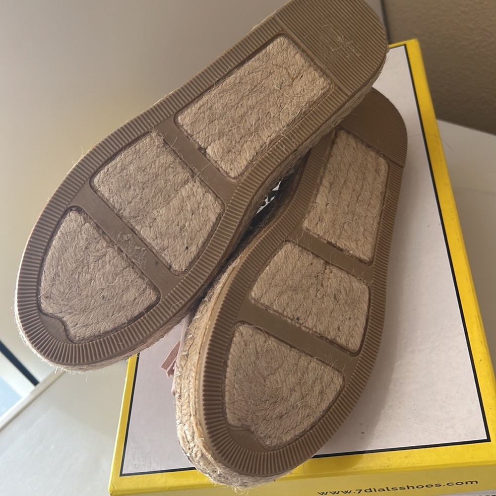 Seven Dials wendelle pale pink suede slip on sandals sz 6 nib - Picture 4 of 9